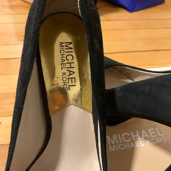 Suede Michael Kors “Haven Pump” heels - Picture 5 of 5